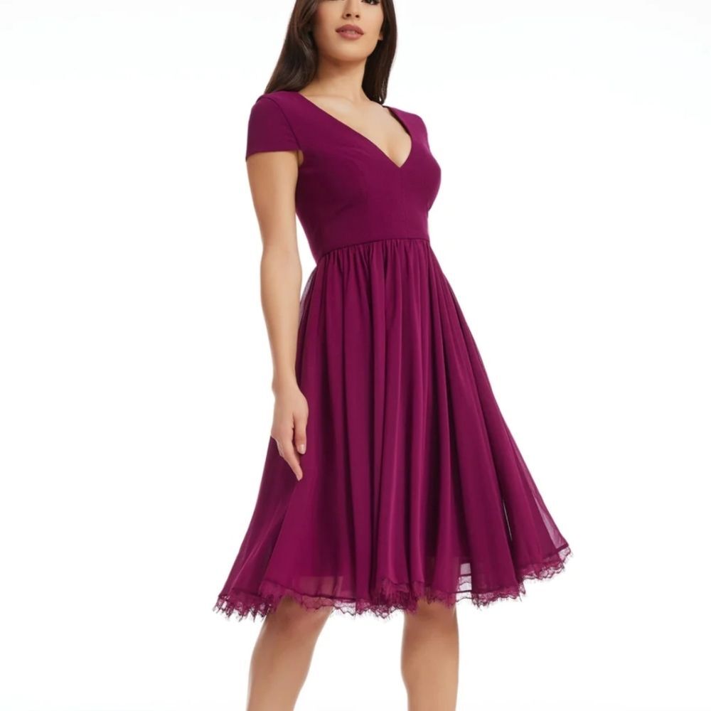 Dress The Population Corey V-Neck Capped Sleeves Crepe Chiffon Dress Medium